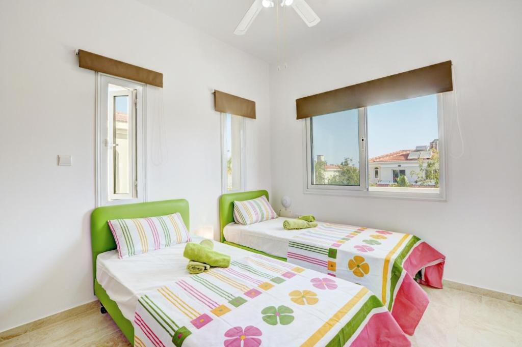 Villa Mario - 2Min Walk From Kapparis Beach Παραλίμνι Εξωτερικό φωτογραφία