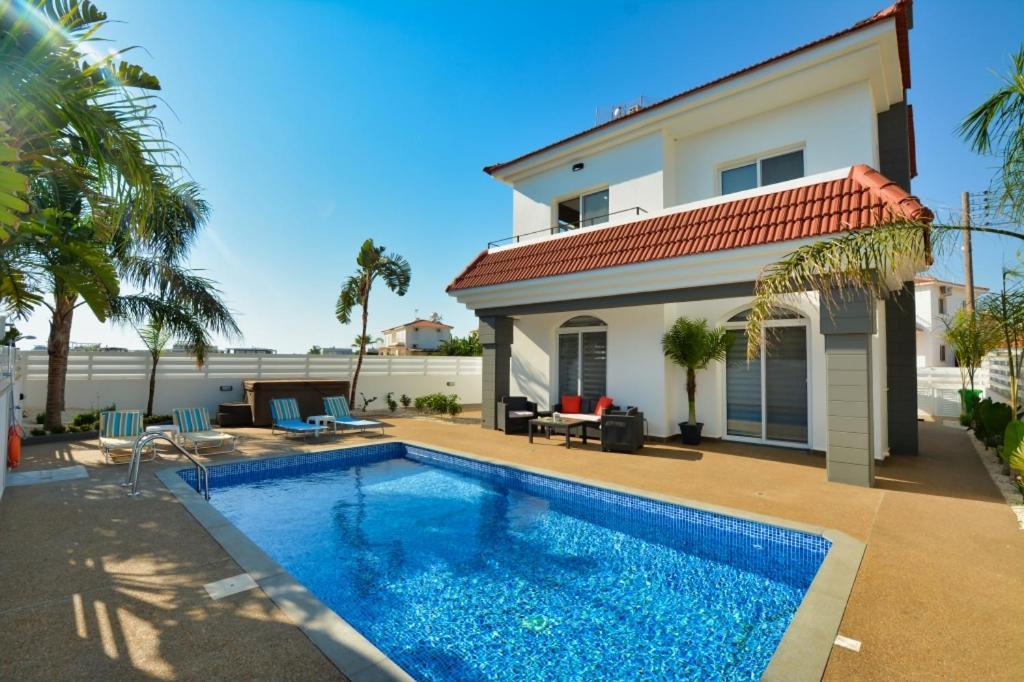 Villa Mario - 2Min Walk From Kapparis Beach Παραλίμνι Εξωτερικό φωτογραφία